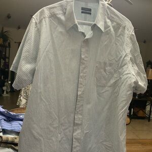 Men’s short sleeve dress shirt